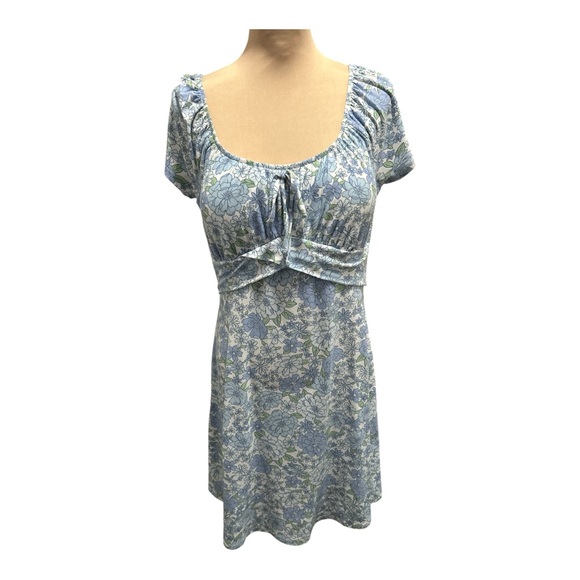 Derek Heart Dresses & Skirts - Derek Heart Blue & White Floral Padded Bust Empire Waist Mini Sundress Size XL.